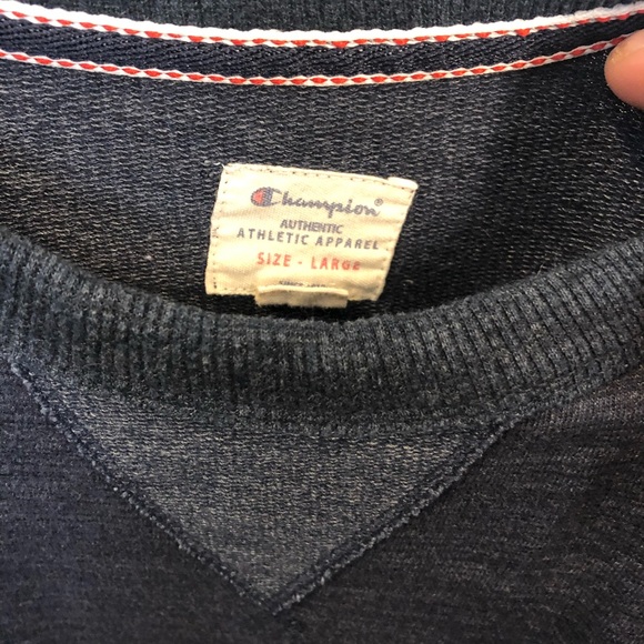 Champion Sweatshirt Size Large - Picture 2 of 3